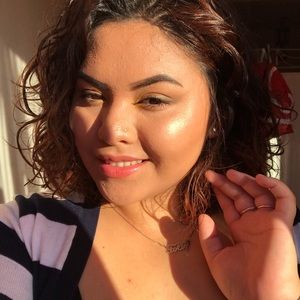 Meet your Posher, Joliz